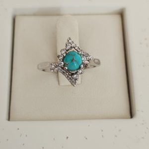 انگشتر  زنانه مزین به  فیروزه نیشابوری